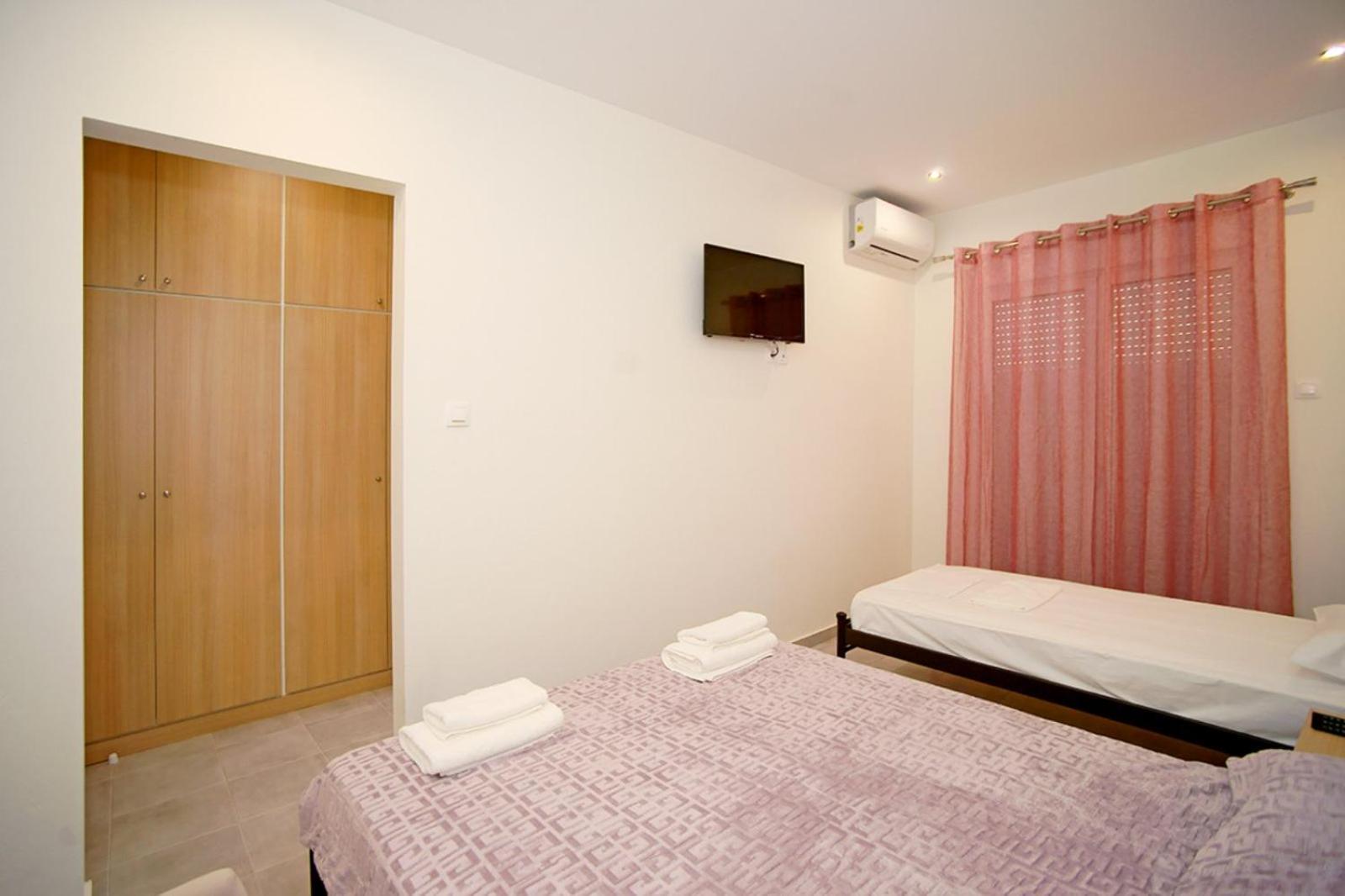 Karnagio Rooms Kyparissia Ngoại thất bức ảnh
